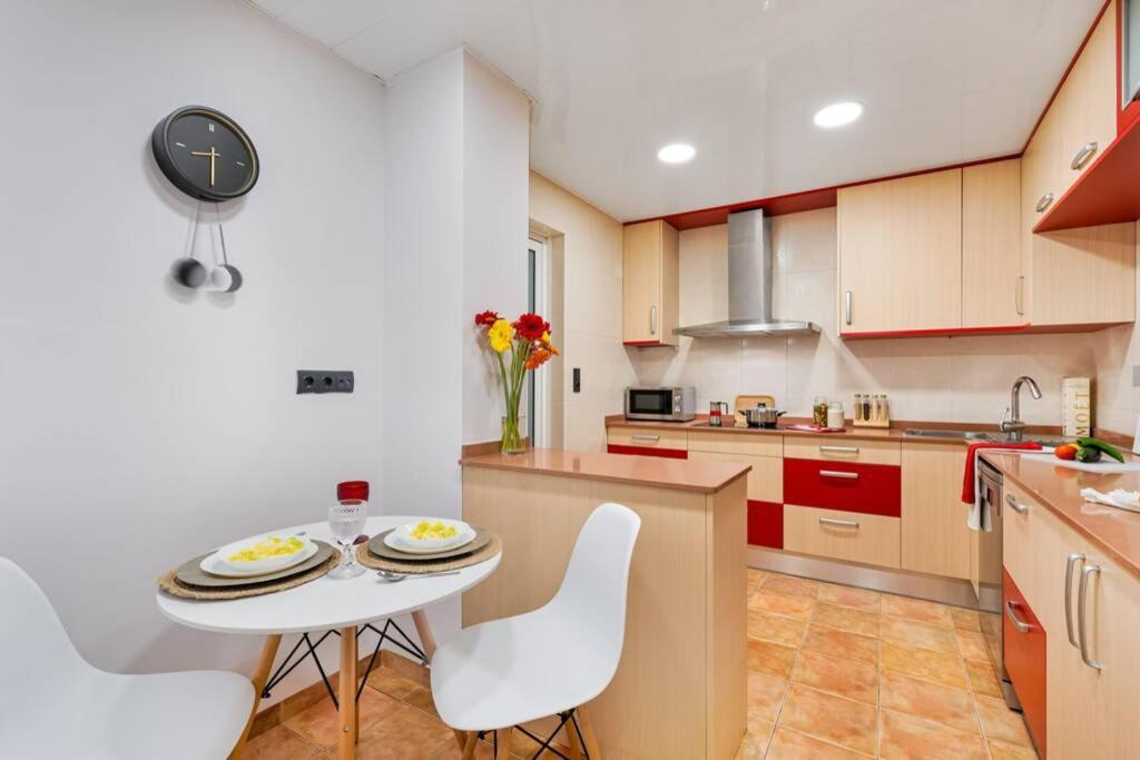 Lodging Apartments Villa De Gracia 2 Bedroom Cozy Apartment Barcelona Exterior foto